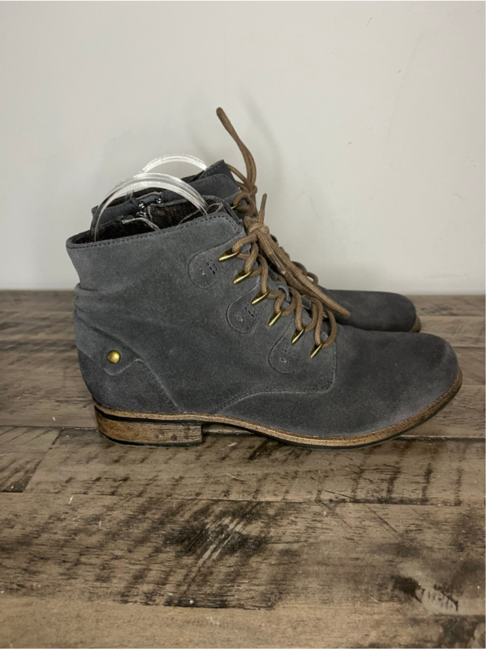 Earth Lace Front Suede Boots